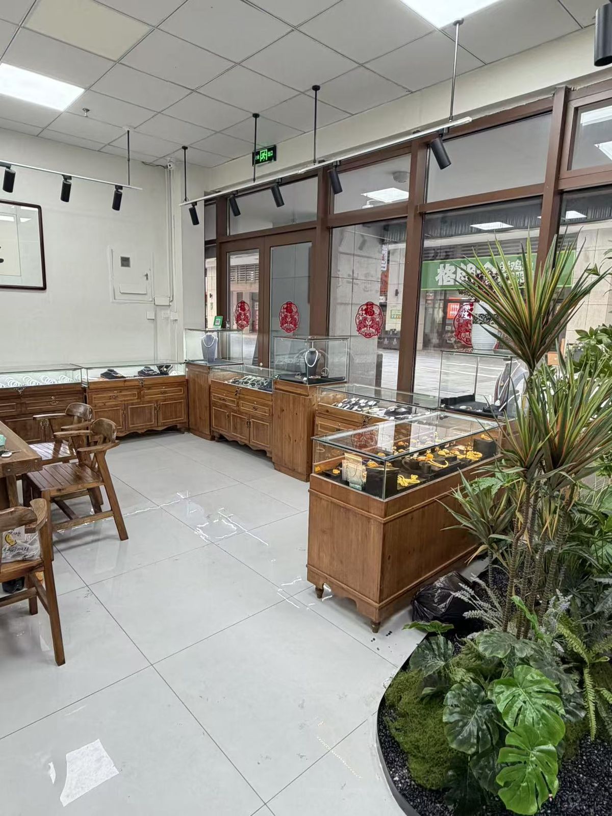 左手珠宝实拍 - 店内全景实拍